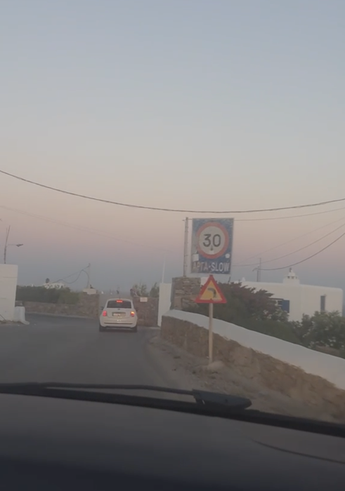 Check in | Am închiriat o mașină în Mykonos și nu mă așteptam la asta! Cât am plătit și cum sunt, de fapt, drumurile de pe insulă