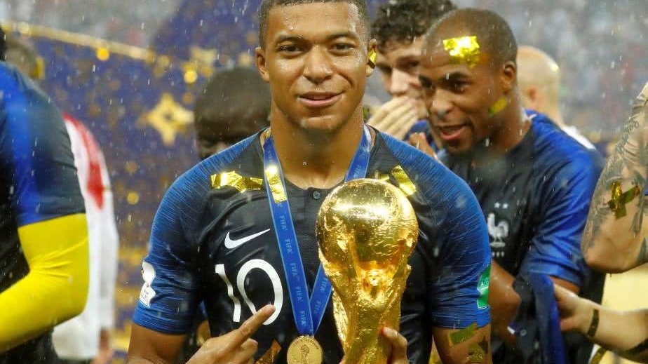 Mbappe după ce a fost desemnat cel mai bun tânăr jucător al Mondialului: „Rămân 100% la PSG!”