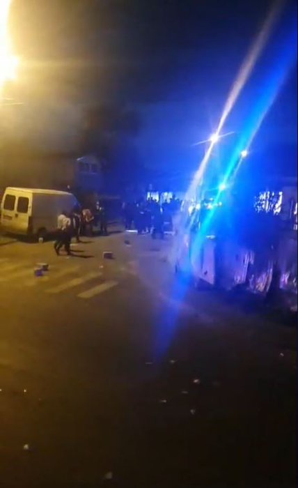 UPDATE focuri de armă în Capitală: 37 de persoane au fost duse la audieri! Cum au fost filmați scandalagii înainte de lupta cu polițiștii