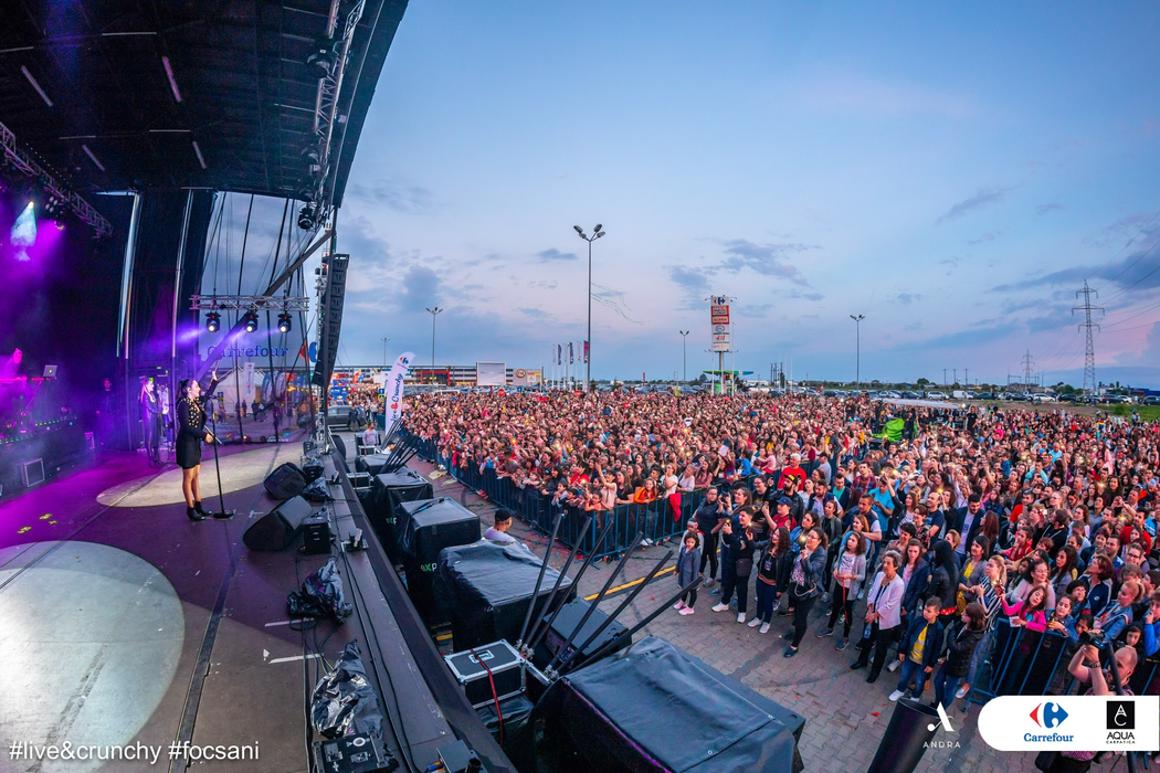 Andra Măruță, scene uluitoare în timpul concertului din Focșani! Ce i-au făcut cei din primul rând