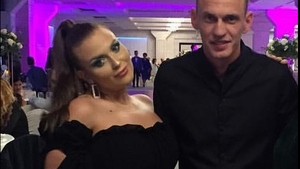 Atac fără precedent la Oana Radu: ”Mi-e silă de cum calci pe cadavre! Semnat, Keky, fostul cântăreț pe tocuri, transsexual, penibil, cum vrei tu!”