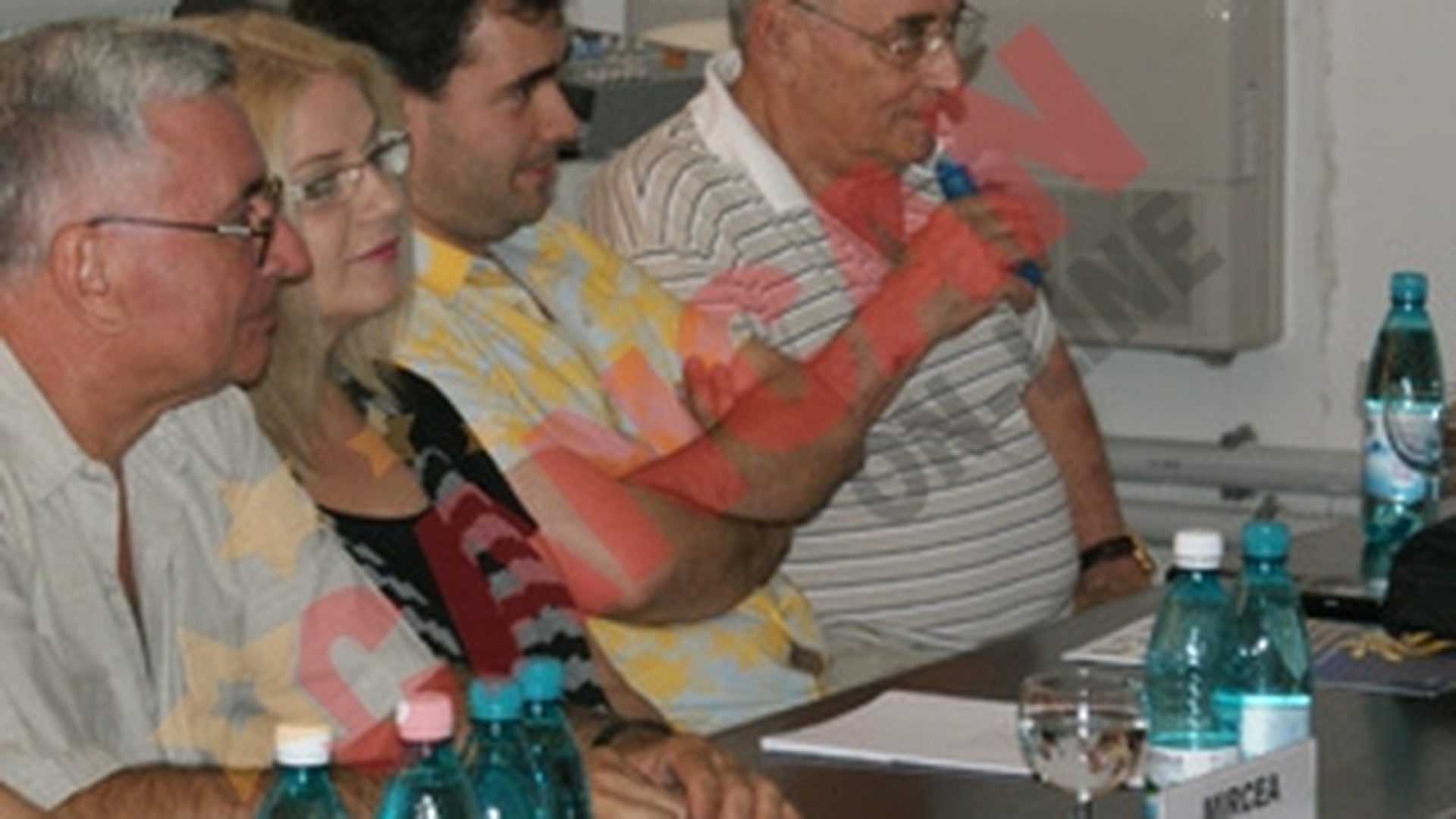 Horia Moculescu poarta cu el oriunde merge un mini-ventilator