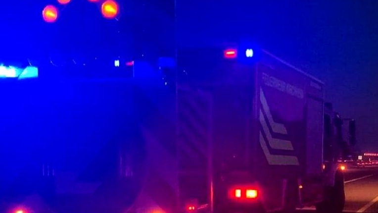 Accident grav! Un microbuz cu 9 români a fost lovit în plin de un camion pe autostradă, în Germania