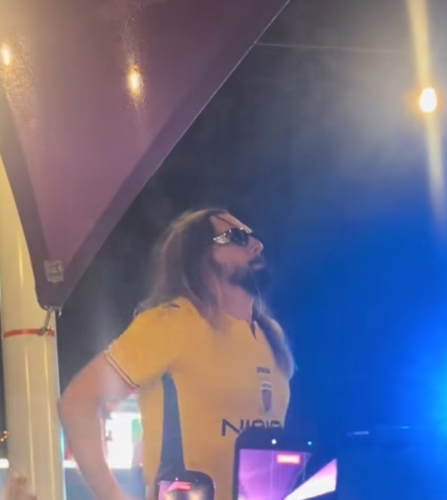 Salvatore Ganacci s-a ”rupt” pe manele la Nibiru! DJ-ul s-a distrat în mulțime ca un fan adevărat