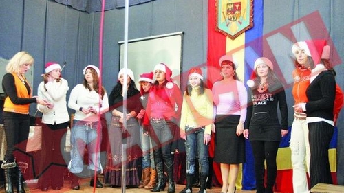 Detinutii din Jilava, colindati de fetele de la Targsor