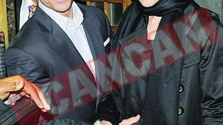 Katie Holmes i se spovedeste lui Tom Cruise