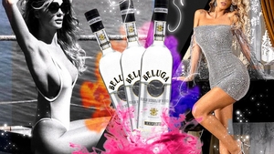 Sexy-asistenta lui Răzvan & Dani a ”prăduit” la NUBA un cunoscut plătitor de 3 sticle de Beluga!