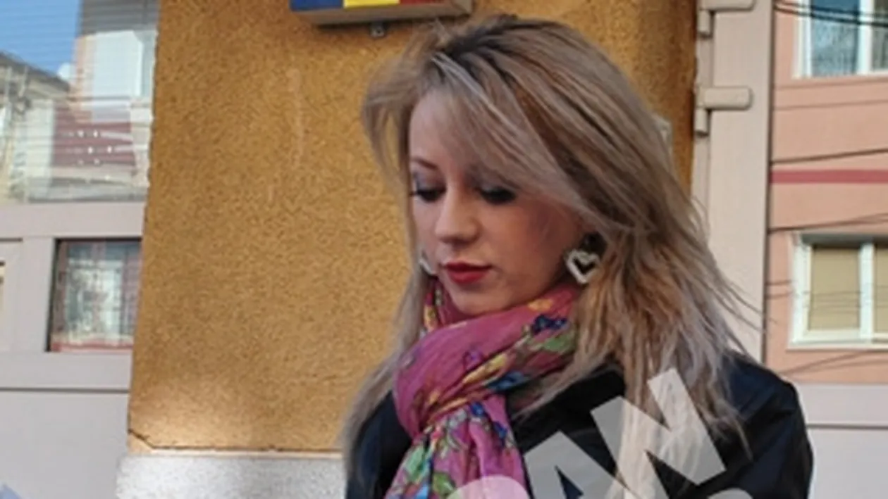 Larisa Dragulescu, in perfuzii, de la depresie! Fosta sotie a gimnastului, doborata de probleme, a chemat ambulanta acasa!