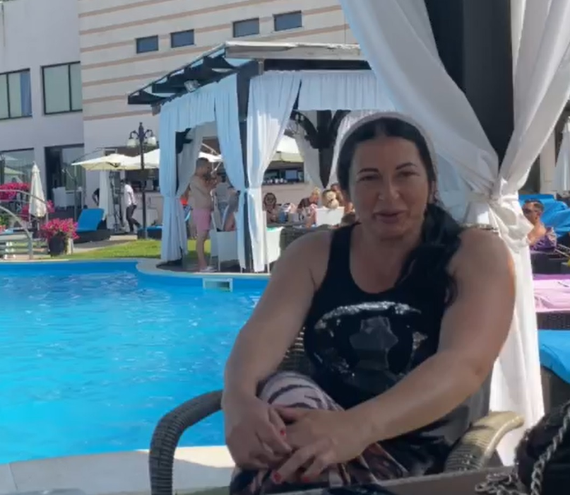 Anca a lui Leo se lansează în muzică!