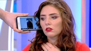 Vulpița a călcat strâmb iar! Soția lui Viorel, dată de gol de propria mamă că a întreținut relații intime cu vecinul Costel