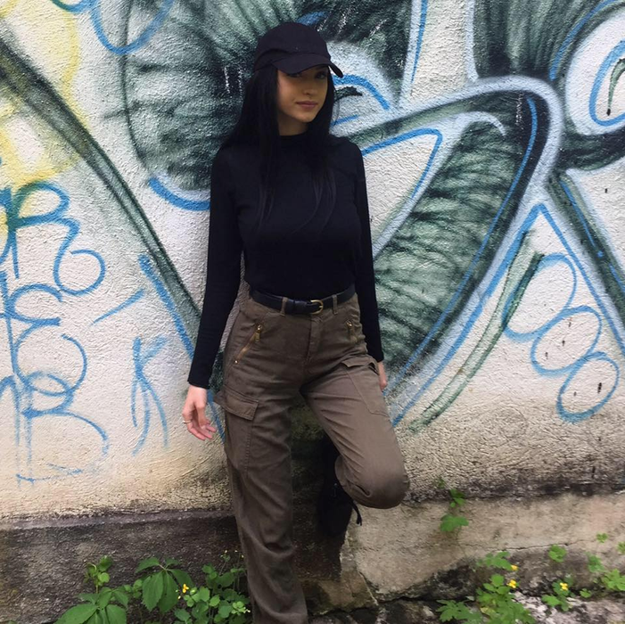 Uluitor cum arată Maia Teodora Perju, eleva din Bârlad cu 10 pe linie la BAC! Manechin curat + Vrea ambasador