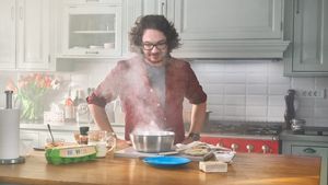 Chef Florin Dumitrescu și Cristina, soția sa, pentru prima oară protagoniști  ai unui serial online filmat chiar la ei acasă
