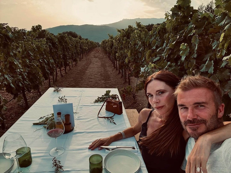 Soții Beckham pe moșia familiei de la Cotswolds. Sursa foto: Profimedia
