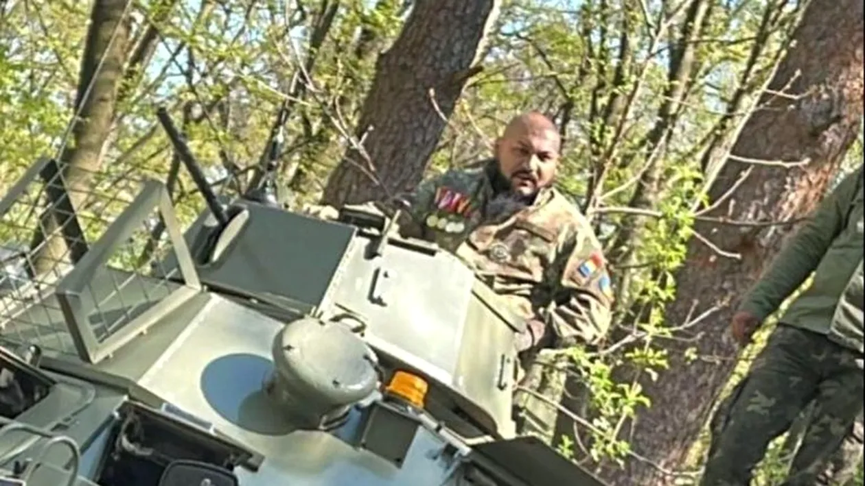 VIDEO I Dani Mocanu a lovit mai multe mașini cu o blindată militară, în timp ce filma un videoclip