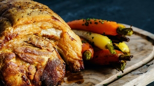 Cotlet de porc din Jimbolia, mâncare de Crăciun cu miros de cetină și vin vechi ca pe vremea lui Radu Anton Roman