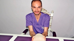 Prințul silicoanelor, decizie revoltătoare! După ce a mutilat mai multe paciente, doctorul Kasem vrea să profeseze din nou
