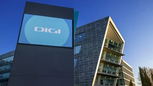 Smartphone de ultimă generație, oferit de Digi tuturor abonaților din România. Care este condiția