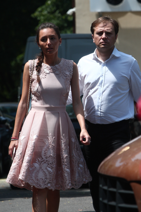 Diana Videanu şi soţul ei încalcă regulile de circulaţie