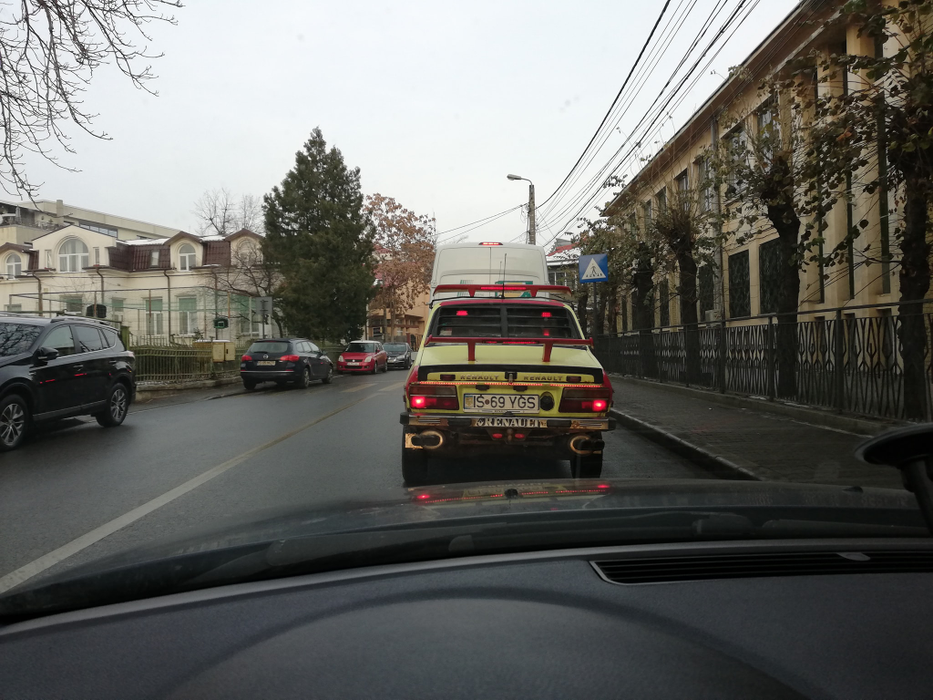 Cum și-a tunat un șofer din Iași mașina Dacia 1300! Imaginile au devenit virale