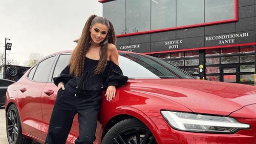 Theo Rose, mesaj acid după ce s-a certat cu un băiat în trafic: "Un măgar"