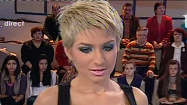 VIDEO Parca are sanii certati! Uite ce silicoane si-a pus viespea lui Ogica!