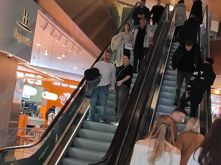 Deși erau în public, gesturile tandre dintre ei nu au lipsit