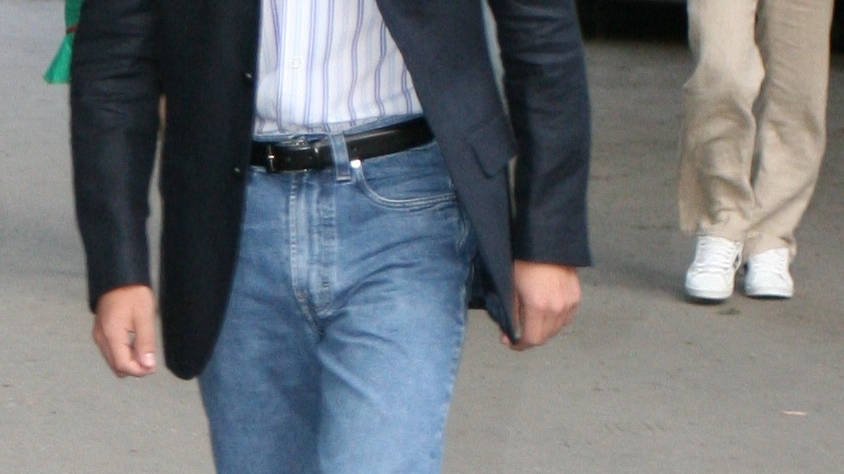 Andrei Nastase a demarat afacerea “Cabana”! Are terasa cu incalzire si vinde vin fiert si carne pe gratar!