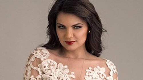 Fotografiile pe care nu le vei uita niciodata! Malvina Cervenschi, cu sanii la vedere pe internet