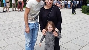 Oana Roman şi Mariu Elisei, vacanţă la munte cu fiica! Cum a reacţionat micuţa atunci când a ajuns la Casetelul Peleş