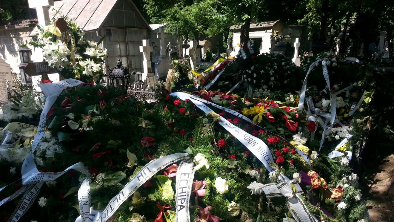 Ce apare in fotografiile facute la mormantul lui Dinu Patriciu la 48 de ore dupa ce familia si-a luat adio de la el!