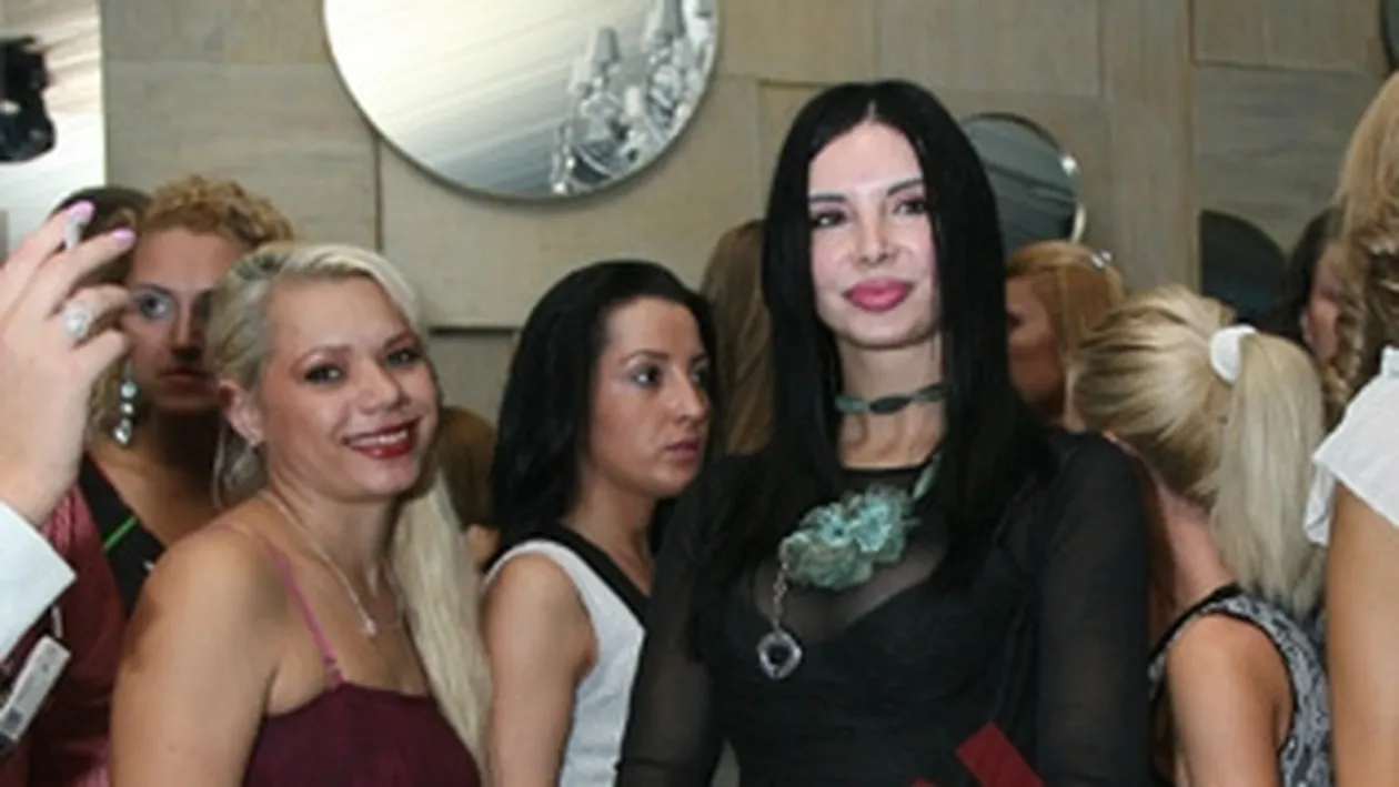 S-a facut de ras in Le Gaga! Marinela Nitu nu s-a despartit de bagaj in club!