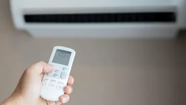 Ce se întâmplă dacă lași aerul condiționat pornit pe timpul nopții, setat la 26 °C. Toți românii trebuie să știe!