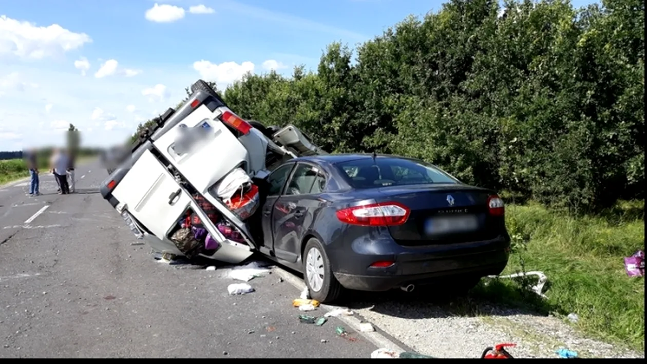 Un nou accident grav cu două autovehiule din România s-a produs în Ungaria. Zece persoane au ajuns la spital