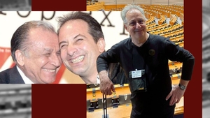 Ce mai face Cristian Grețcu, celebra „sosie” a lui Ion Iliescu din Divertis. A cucerit scena din nou, a ajuns în Parlamentul European și are o carieră surprinzătoare ca somelier