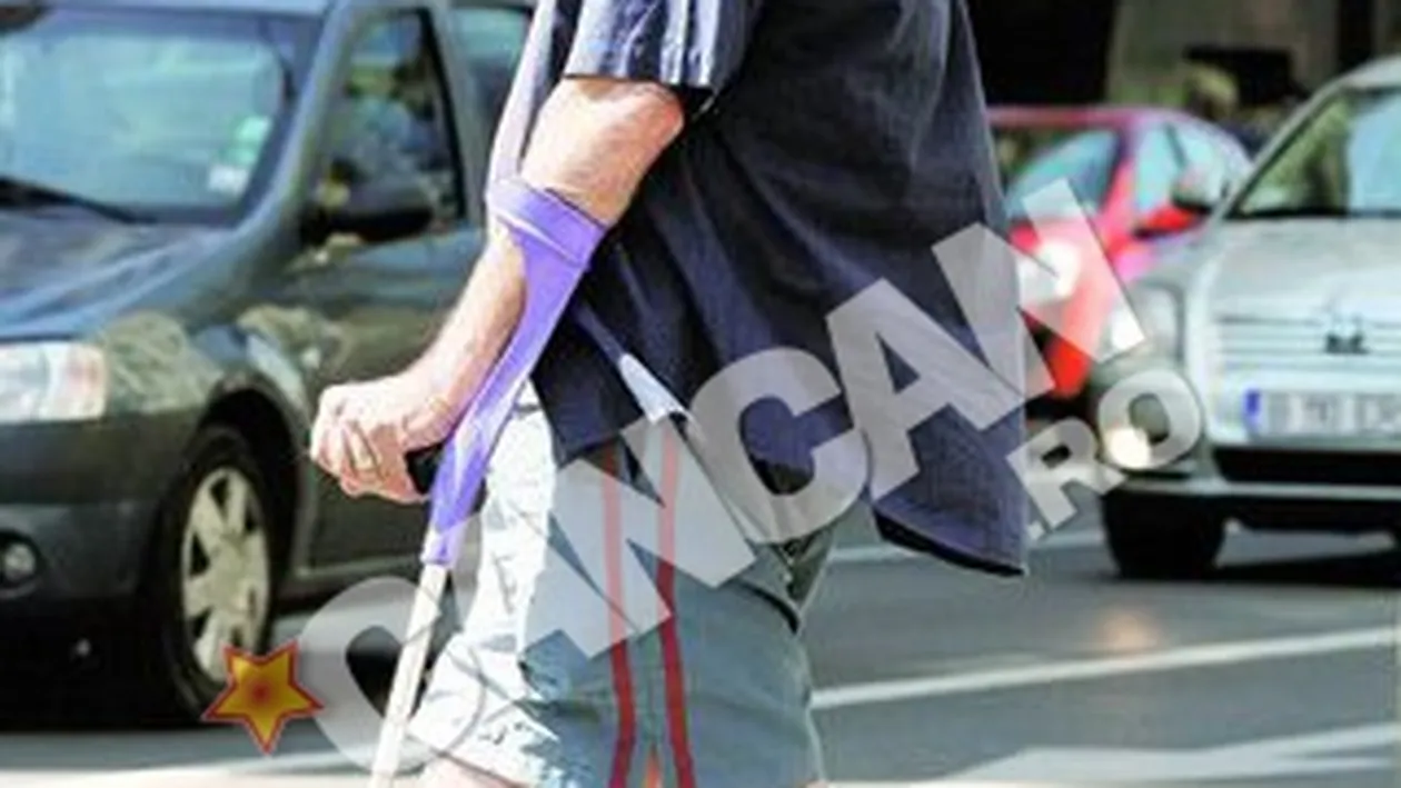 Cornel Constantiniu primeste lovitura dupa lovitura. Si-a gasit studioul inundat si plin de igrasie