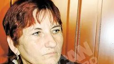 Mama Elodiei este convinsă că Cioacă e nebun: Un om cu glagorie la cap nu râde când i se pun cătuşele