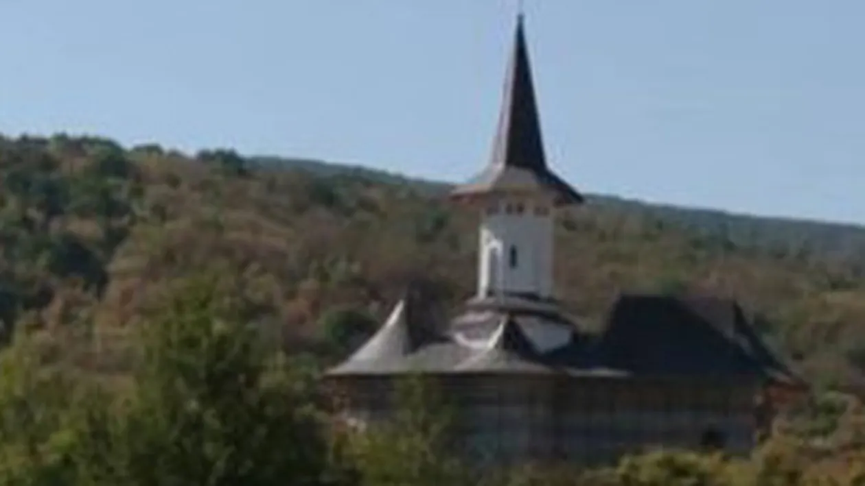 O maicuta a disparut de la o manastire dupa ce stareta a incercat sa ii bage mainile in tocator si a vrut sa o bata cu furca