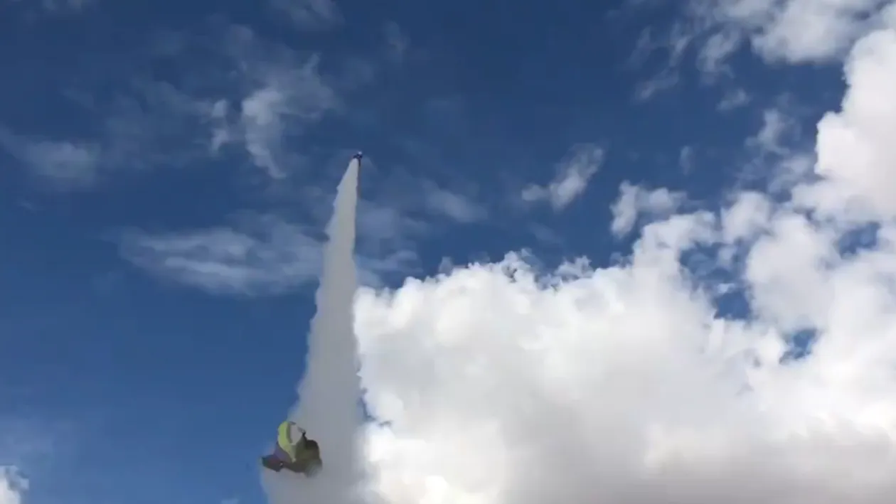 Un bărbat de 64 de ani a murit încercând să demonstreze că Pământul este plat VIDEO