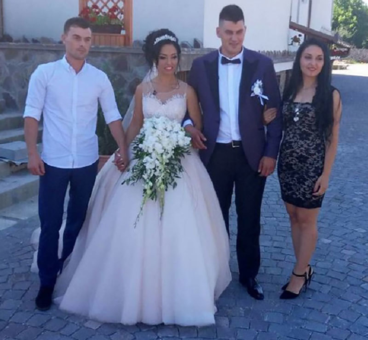 Tolea Ciumac a fost naş la nunta dintre Tina şi Ray, foşti concurenţi la „Mireasă pentru fiul meu”. „Când mergi la gagici…”