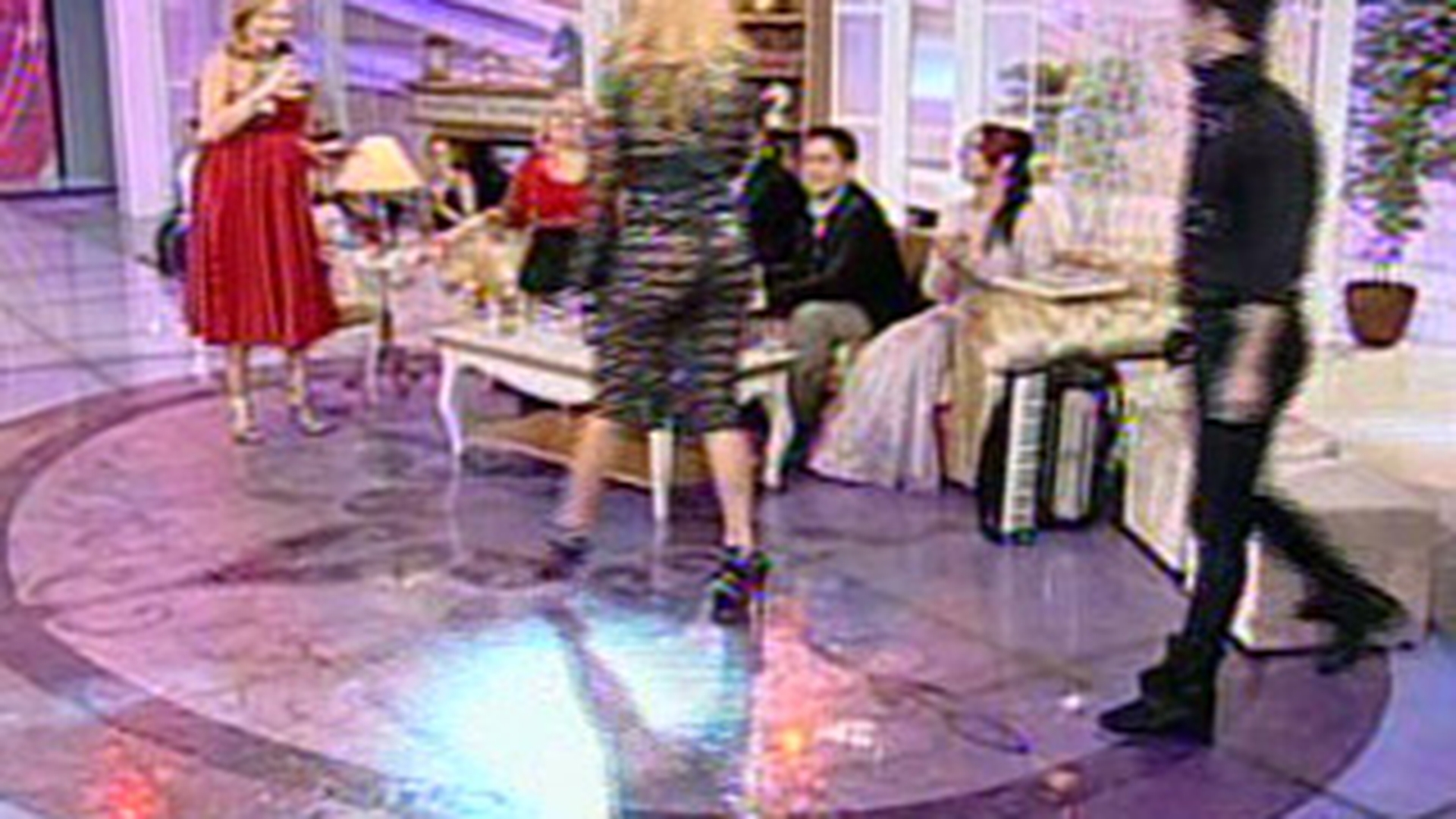 VIDEO Andreea Banica, fara sutien si cu chilotii la vedere in emisiunea lui Gabi Firea!