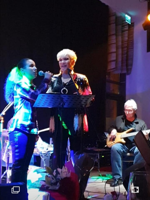 Silvia Dumitrescu, pe scenă. Foto: Facebook