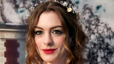 Anne Hathaway: Ma simt foarte bine dezbracata pe platourile de filmare