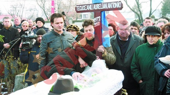 Ea l-a crescut pe Toni Tecuceanu!