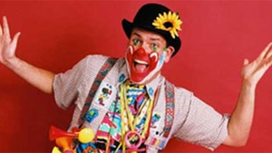 1 APRILIE: Păcălelile, un obicei vechi de câteva secole! Află aici totul despre această zi