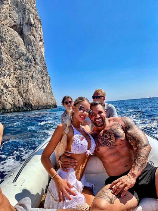 Bianca Drăgușanu a semnat un contract cu un post de televiziune: “Facem o telenovelă despre viața reală a mea. O să vă povestesc detalii picante” | FOTO
