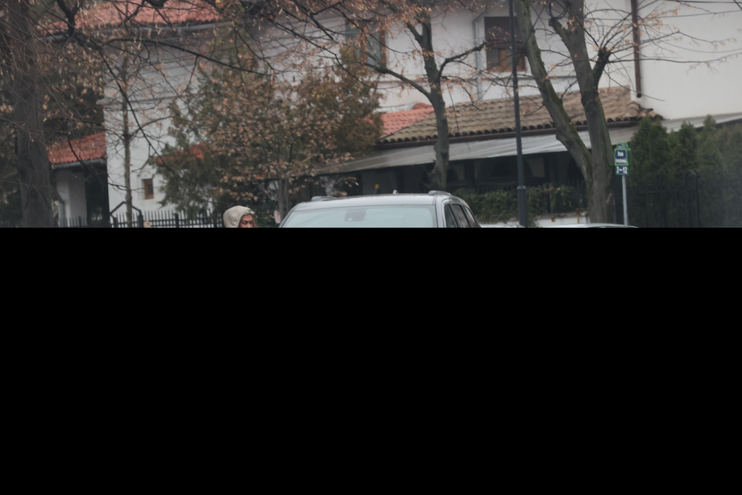 Alex Velea urcă în mașină, lângă Antonia / Sursă foto: CANCAN.RO