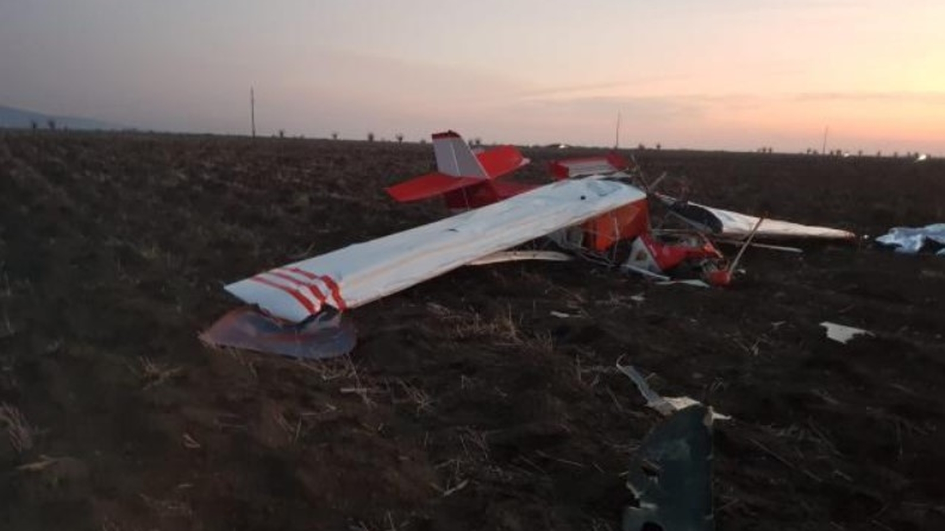 El este Bogdan Constantin Adomniței, bărbatul care a murit în urma accidentului aviatic din Suceava. Era fratele fostului ministru al Educației
