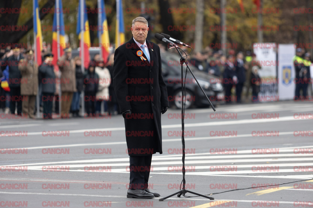 Imagini LIVE de la parada militară de 1 decembrie. Cum au apărut poliţistele la defilare. FOTO