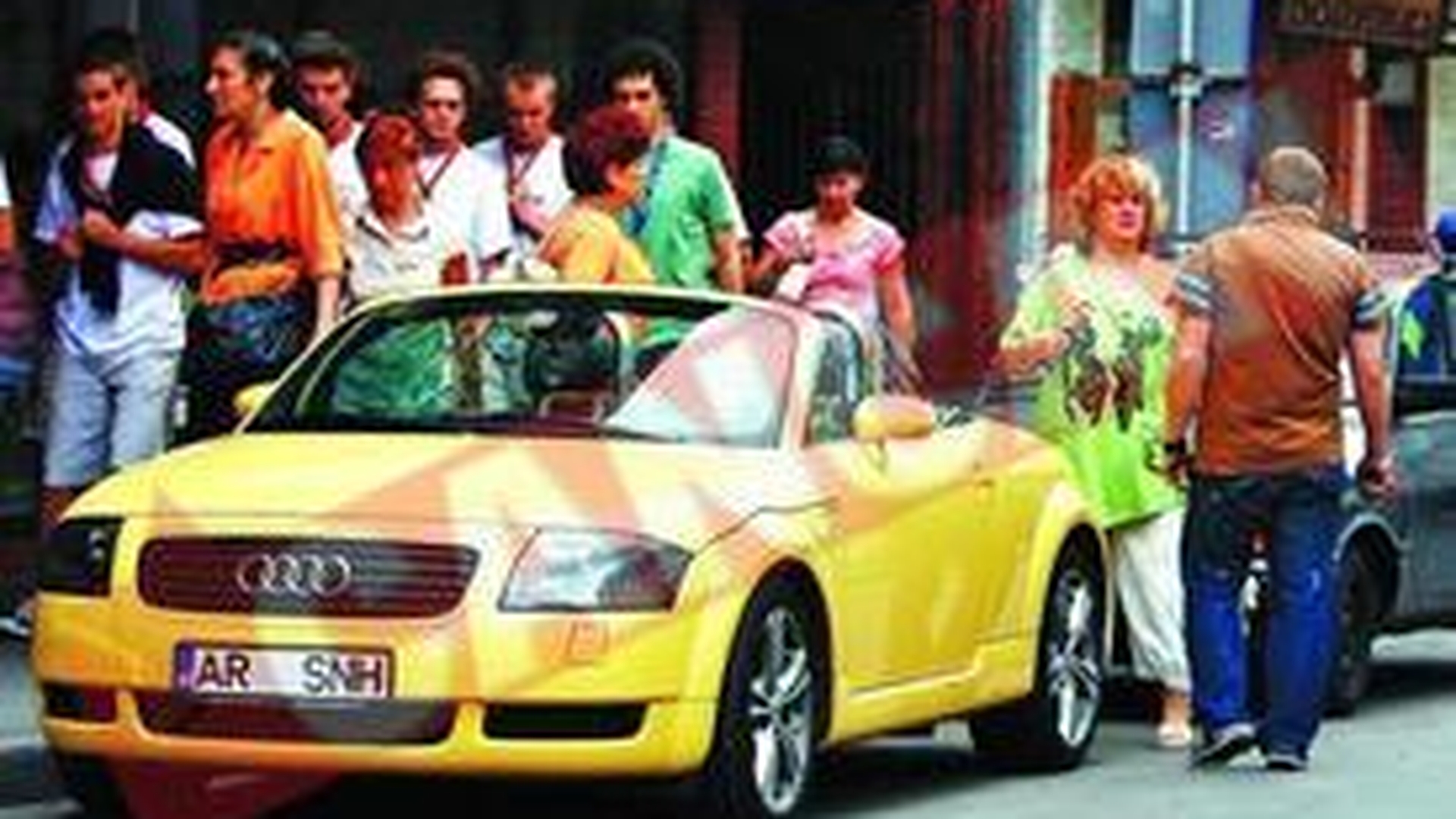 Miliardar de Stat: decapotabila si vila la lac