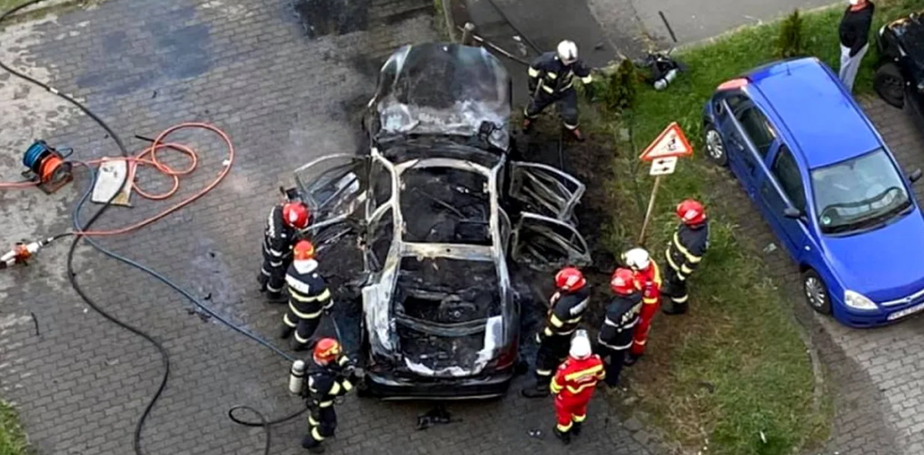 Detalii halucinante despre femeia care ar fi orchestrat atentatul împotriva tatălui milionar: a plătit un frizer ca să fabrice o bombă!